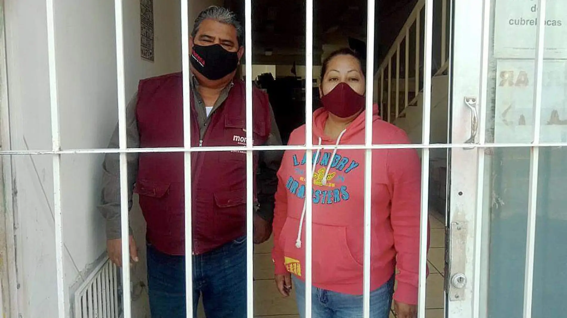 Militantes de Morena en la sede en Ags